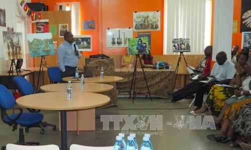 Sinh viên Việt Nam tại Mozambique quảng bá hình ảnh về đất nước